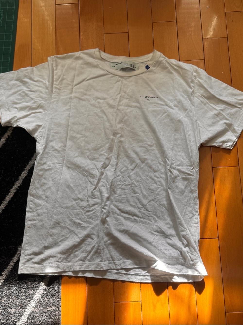 Off white t shirt